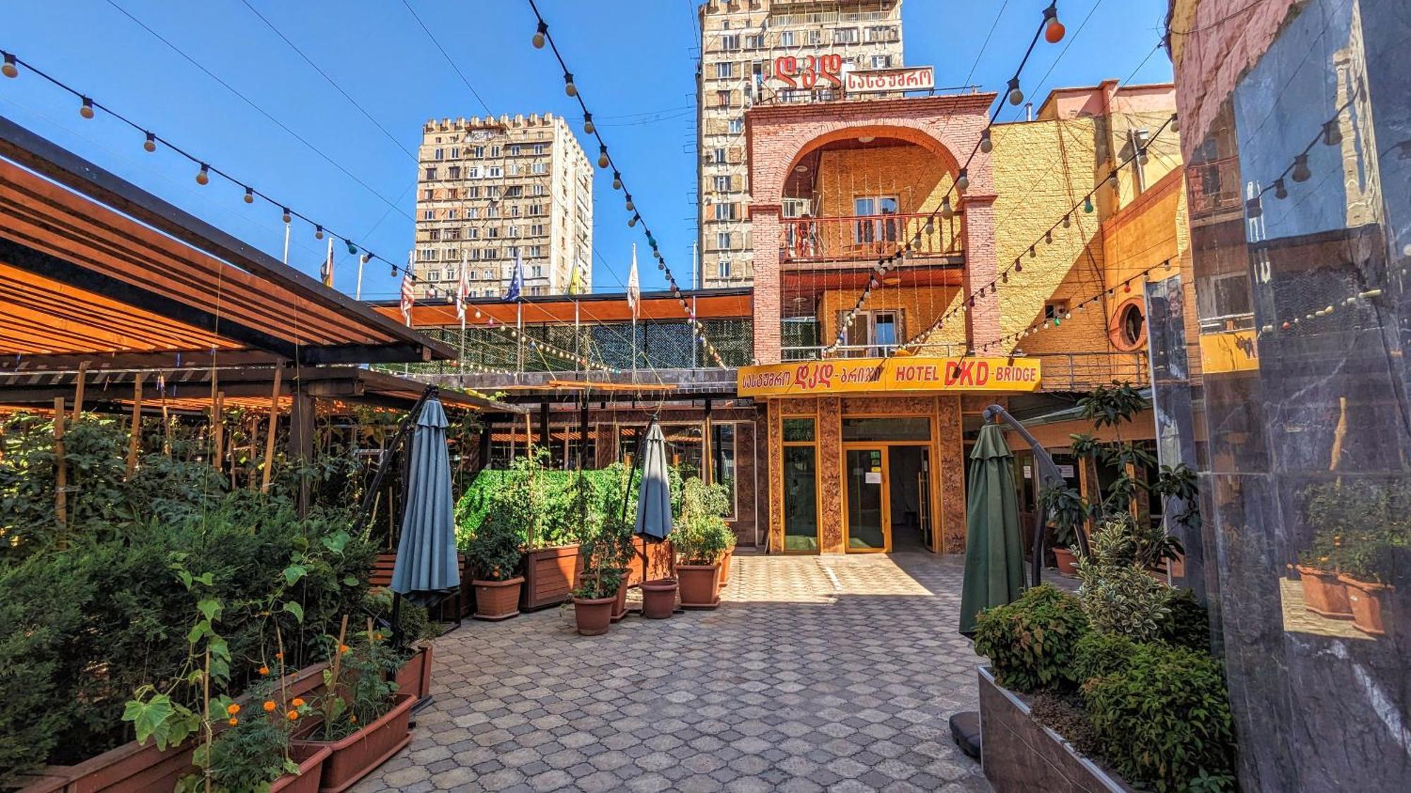 Dkd-Bridge Hotel Tbilisi Exterior foto